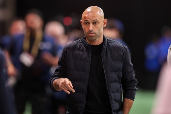 苏亚雷斯被禁赛！马斯切拉诺：禁受判罚，但但愿悉数球队一视同仁